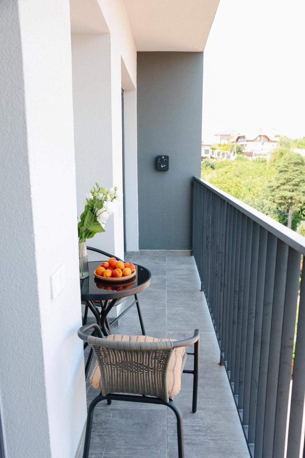 Мм Group Apartment Uzhhorod Exterior photo
